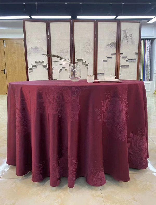 朱紅色印花桌布
